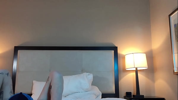 Image Eating Hot Petite Woman's Pussy