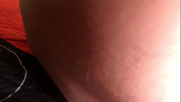 Image Madrastra madura se pedorrea y se orina sobre su hijastro para humillarlo