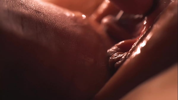 Image My wife's pussy gets a warm creampie inside. Extremely detailed