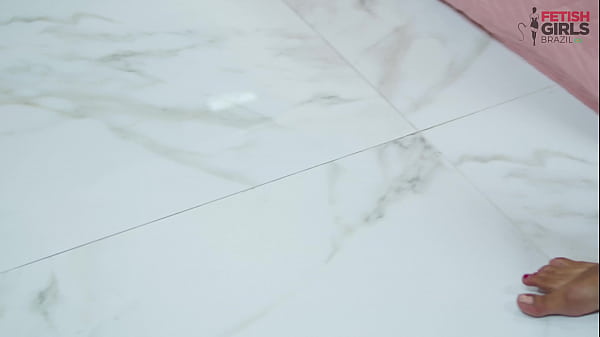 Image Anny in her first porn, if you like to see a small pussy being broken into, watch until the end.
