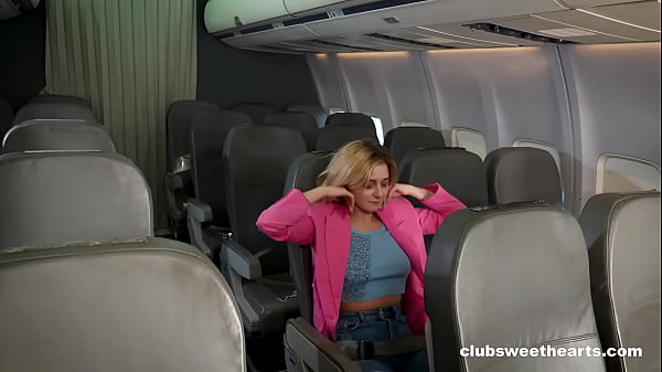 Image ClubSweethearts 18yo Alexis Wilson flying on Valentine&rsquo_s Day