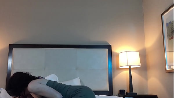 Image HOT Petite Woman Sucks Huge Cock