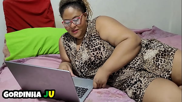 Image Professora safada empresta notebook para seu aluno ele v&ecirc_ sua foto pelada e acaba fudendo ela