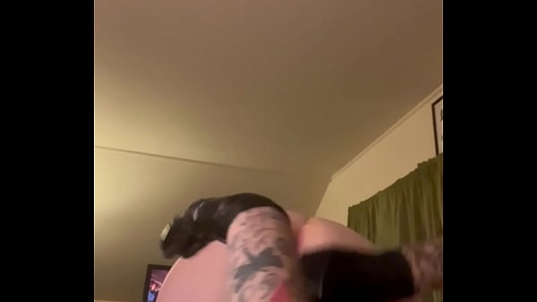 Image Fist queen loves to ride and fuck me fist while sucking my dick