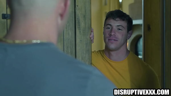 Image Gay buff brings his neighbor a cum filled donut | Muscular gays