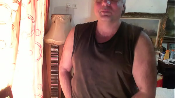 Image ECONOMOU APOSTOLOS ~ and his huge bird ~ dancing to airs ~... Many  beuatiful wowen wait the time to make ~ the next party with him ... ~