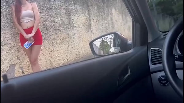Image informa&ccedil_&atilde_o na rua para gostosa que estava no ponto de &ocirc_nibus!
