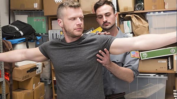 Image Guy Observed Sneaking Multiple Jewelry Items in His Pants - Perps4k