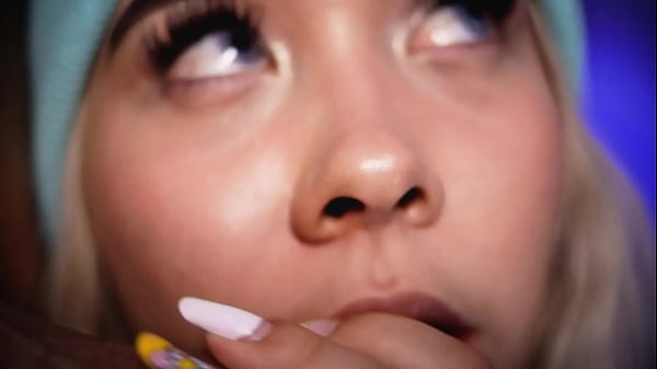 Image College girl sucks a penis close to the camera