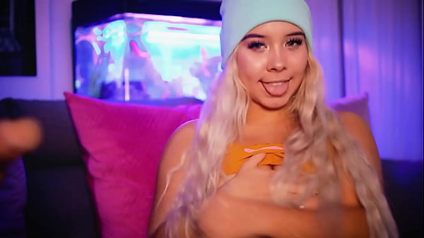 Image College girl seduces her boyfriend's cock with her big butt