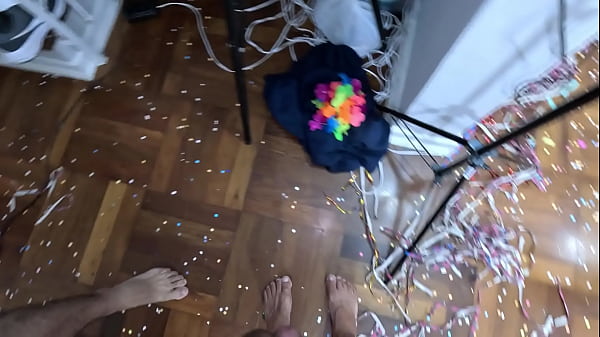 Image A folia n&atilde_o parou enquanto todo mundo gozou - Suruba no Carnaval do Brasil