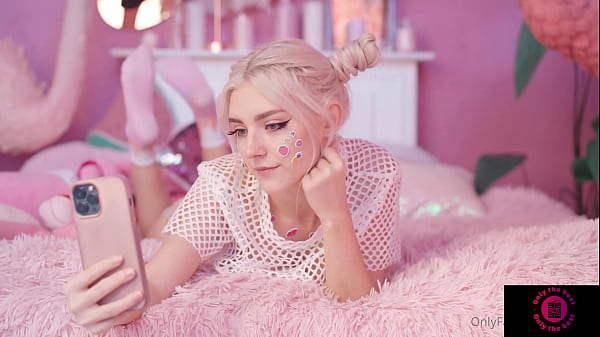 Image Cute pink head Eva sucks and fucks a big dick