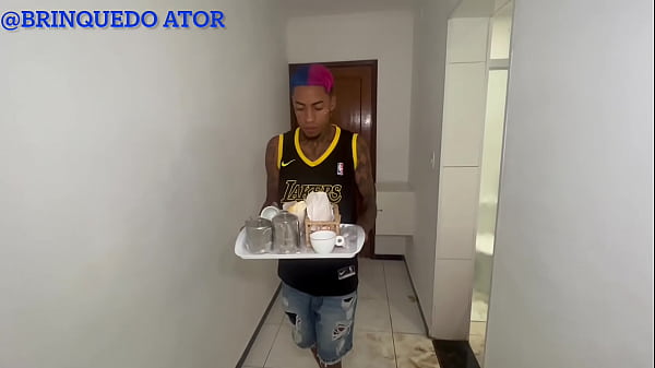 Image Loira gostosa recebeu o caf&eacute_ da manh&atilde_ e j&aacute_ pediu para foder com novinho no hotel fiz completo (COMPLETO NO RED E NO CHER)