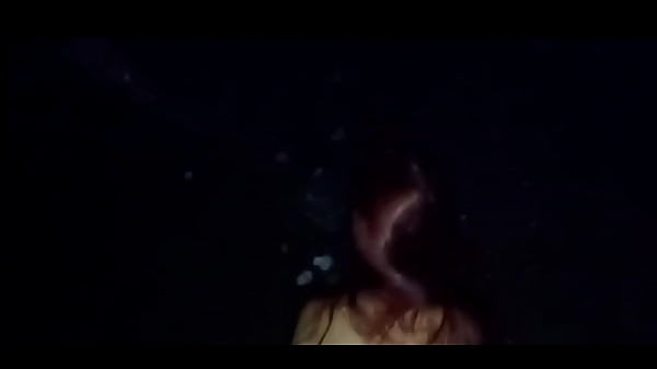 Image Esposa levando gozadas de estranhos em p&uacute_blico toda melada de porra!