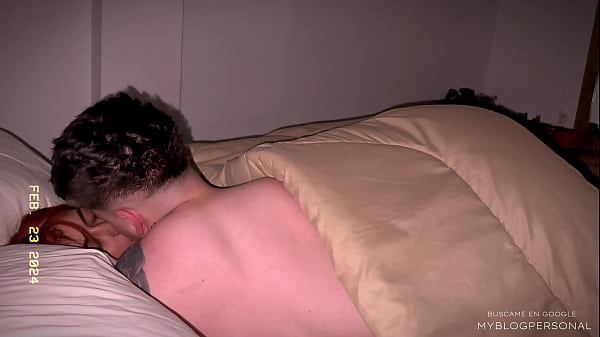 Image Haciendo el amor con mi novia en la mitad de la noche por primera vez - SEXO CASERO
