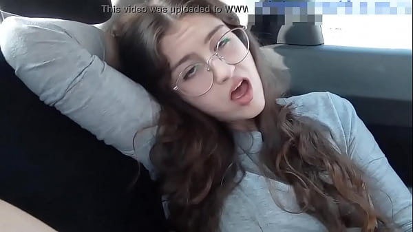 Image CUTE TEEN BRUNETTE MASTURBATE PUSSY CAR ORGASM