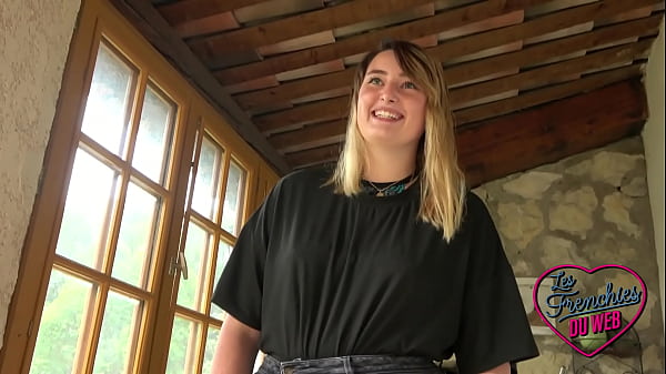 Image Davina, &eacute_tudiante coquine aux gros seins