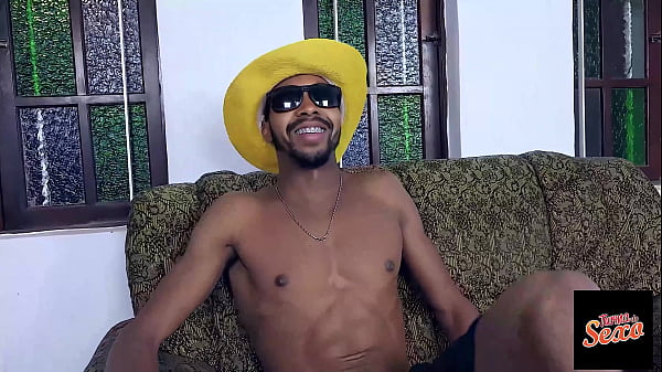 Image Outro &acirc_ngulo dessa FODA com a LOIRA INICIANTE! Deu pros dois DOTADOS ROLUDOS! Sensacional!