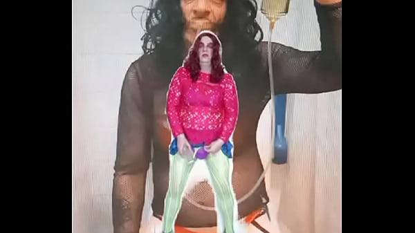 Image pissing like a good sissy bisexual crossdresser like me