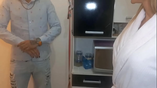 Image Pedi a&ccedil_ucar na vizinha ela me agarrou para dentro tive q ado&ccedil_ar o pote della com meu pau fui chupado pela Melissa close oficial