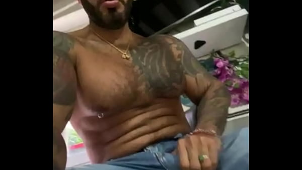 Image Gay pornstar flexing muscle and strocking nipples while you masturbate me