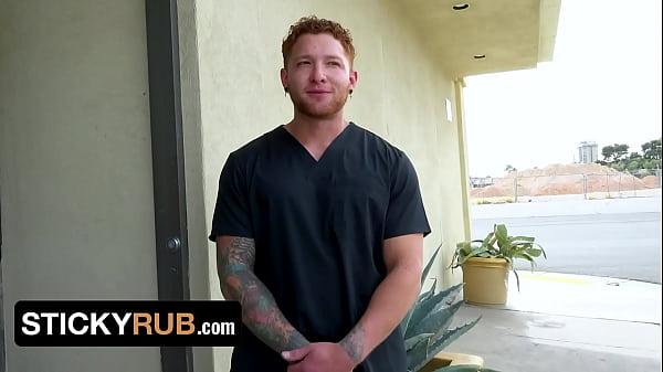 Image Jeremiah Cruze's Massaging Therapy Goes Far Beyond Giving His Clients A Good Back Rub - SayUncle