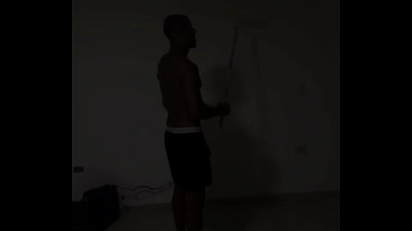 Image pintor hetero foi fazer um servi&ccedil_o mas nao esperava receber outra forma e pagamento na casa do novinho dotado