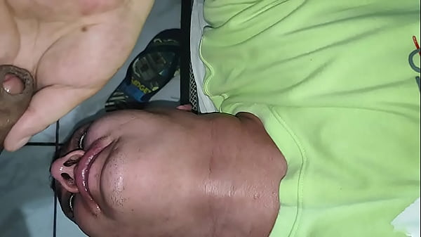Image ENGOLINDO TUDINHO A ROLA DO CUNHADO