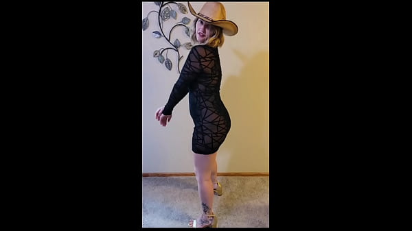Image Cute hotwife Scarlettraven strips and gets fucked doggystyle facing the camera