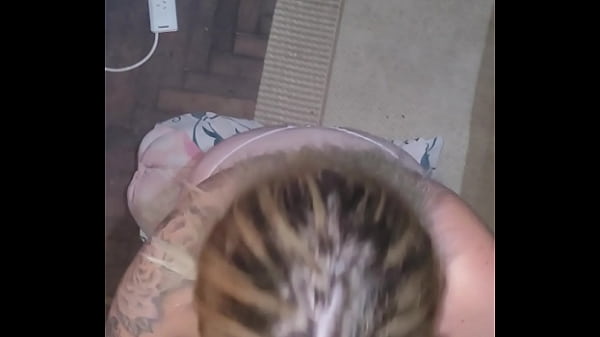 Image Putita la chupa toda y recibe toda la leche en la cara