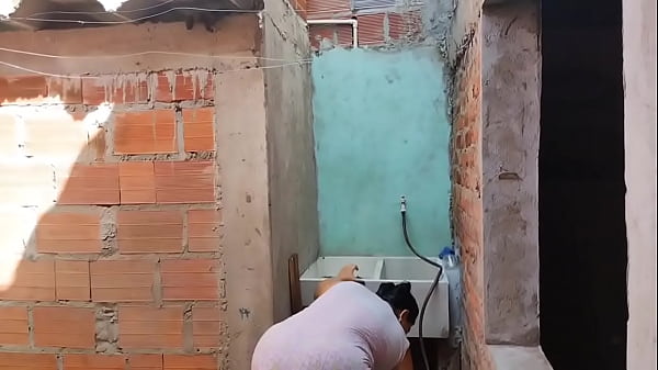 Image Mi hermanastra se ba&ntilde_a en mi casa y me pide ayuda y termino foll&aacute_ndola por su gran culo