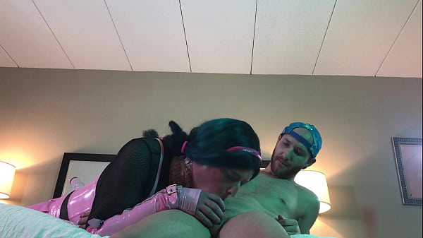 Image Transgender in Chastity Deepthroats Big Cock