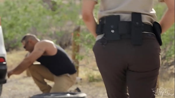 Image Motorist Draven Navarro Gets Arrested And Fucked For Flashing His Thick Dick To The New Sheriff Emma Rose - TRANS ANGELS