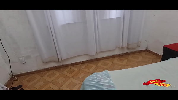 Image meu padrasto revesa no meu cu e minha buceta.