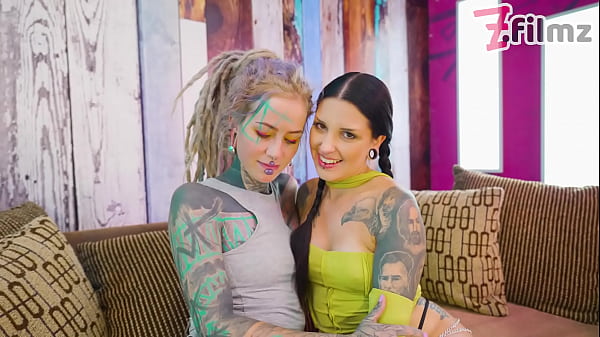 Image FFM EXTREME ANAL THREESOME with pussy fisting!