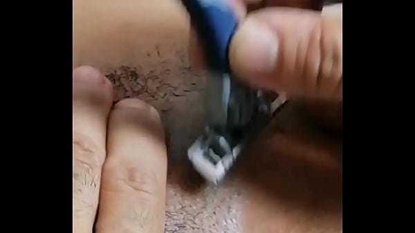 Image Hairy pussy.. Se masturba, la penetro y acabo en ella luego la depilo por completo ! Buscanos tambi&eacute_n: juanlatino4