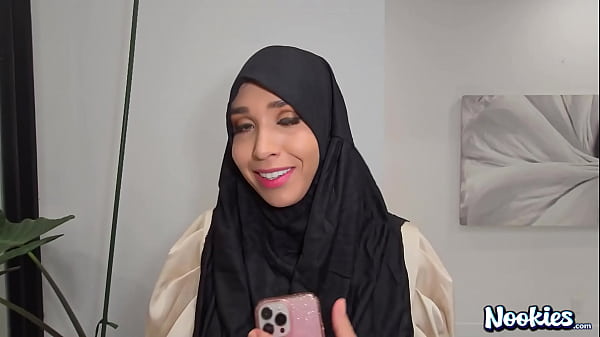 Image &ldquo_Cumming&rdquo_ To Briana&rsquo_s Rescue - A Hijab Fantasy