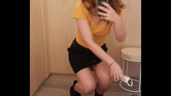 Image Jerking off in the dressing room