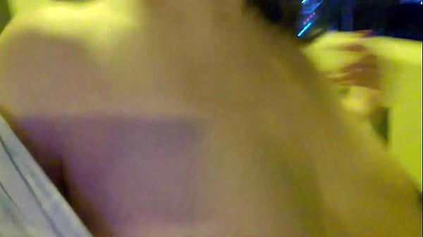 Image A married woman walks down the aisle of an apartment and gets excited by masturbating while exposing herself：The full video is&rarr_https://www.xvideos.red/channels/aika-frau