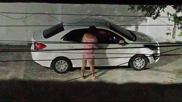 Image fode com amante no carro na frente de casa e volta cheia de porra sorridente