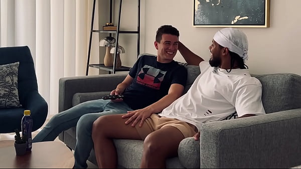 Image TRAILER GOLD DIGGER TURISTA CON MACHO VERGON INTERACIAL