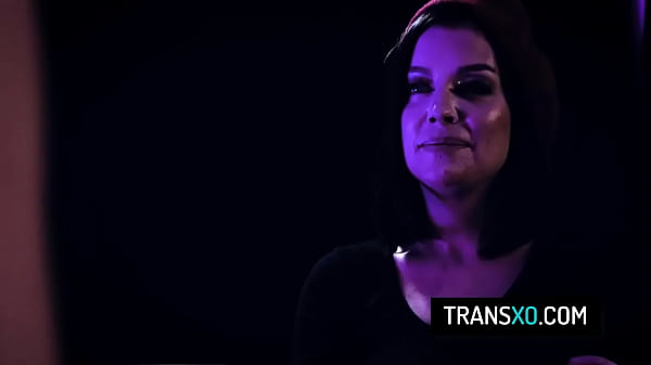 Image Tranny dominatrix Casey Kisses licks and fucks a milfs pussy