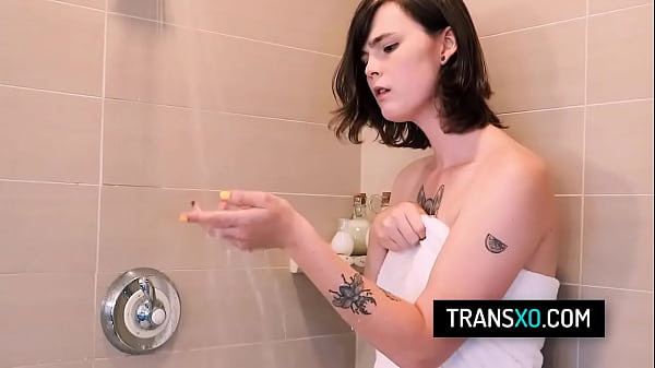 Image Hot trans teen Lain Arbor masturbates in the shower