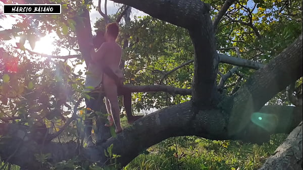 Image Garota sex si oferese para macho dotado da floresta amazonica