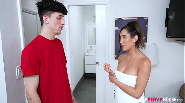 Image Caught Stepaunt Chloe Amour Perverted Twist