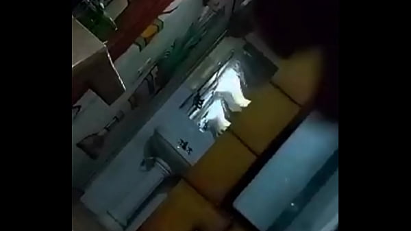 Image Se orina al final, en la habitaci&oacute_n m&aacute_s extra&ntilde_a que hemos visto! Buscanos: juanlatino4