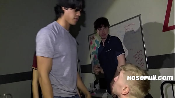 Image Jocks Gangbang A Loser - HoseFull