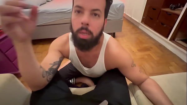 Image Homem barbudo chupa 41 paus - 22&ordm_ e 23&deg_ mamadas - V&iacute_deo completo