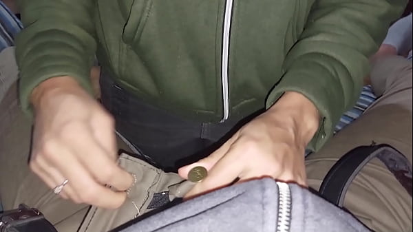 Image Madrastra tetona me masturba con sus tetas y se traga mi leche
