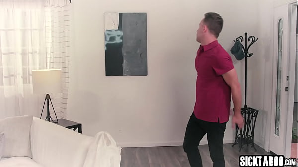 Image Delivery guy came in the perfect moment just to fuck horny big tits MILF Kit Mercer